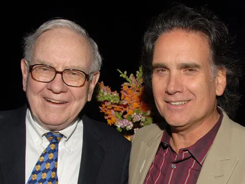 Bán sạch khoản thừa kế 200 triệu USD cổ phiếu Berkshire, con trai của tỷ phú Warren Buffett cho biết: 'Tôi không thấy hối hận!'